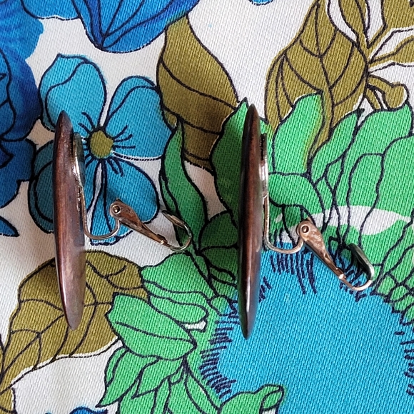 Vintage Wooden Clip-On Earrings - Picture 5 of 7